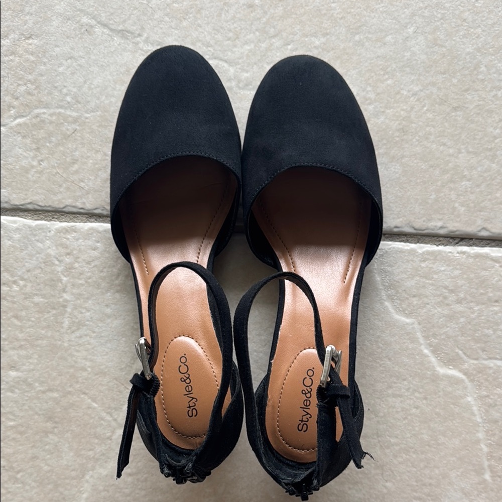 Elegant Black Women's Heels Size 9.5 W